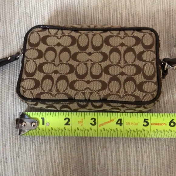 Brand new Coach wristlet - Picture 5 of 7